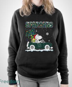 Michigan State Spartans Snoopy And Woodstock Driving Car Shirt Sweatshirt Hoodie - Unisex Pullover Hoodie