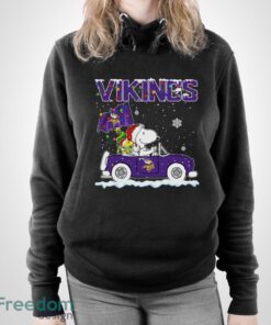 Minnesota Vikings Snoopy And Woodstock Driving Car Shirt Sweatshirt Hoodie - Unisex Pullover Hoodie