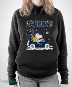 New England Patriots Snoopy And Woodstock Driving Car Shirt Sweatshirt Hoodie - Unisex Pullover Hoodie