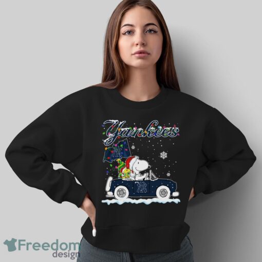 New York Yankees Snoopy And Woodstock Driving Car Shirt Sweatshirt Hoodie - Sweatshirt