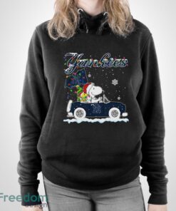 New York Yankees Snoopy And Woodstock Driving Car Shirt Sweatshirt Hoodie - Unisex Pullover Hoodie