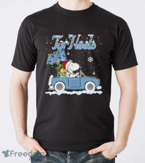 North Carolina Tar Heels Snoopy And Woodstock Driving Car Shirt Sweatshirt Hoodie - Men T-Shirt