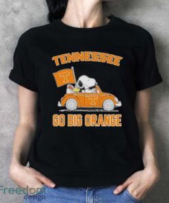 Official Peanuts Snoopy And Woodstock On Car Tennessee Volunteers Go Big Orange Shirt - Ladies T-Shirt