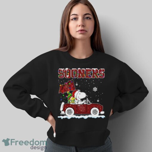 Oklahoma Sooners Snoopy And Woodstock Driving Car Shirt Sweatshirt Hoodie - Sweatshirt