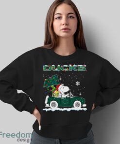 Oregon Ducks Snoopy And Woodstock Driving Car Shirt Sweatshirt Hoodie - Sweatshirt