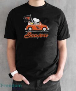 Oregon State Beavers Peanuts Snoopy And Woodstock Drive Car On Gameday Football Shirt - Black Unisex T-Shirt