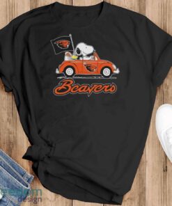 Oregon State Beavers Peanuts Snoopy And Woodstock Drive Car On Gameday Football Shirt - Black T-Shirt