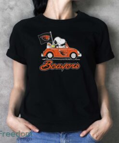 Oregon State Beavers Peanuts Snoopy And Woodstock Drive Car On Gameday Football Shirt - Ladies T-Shirt