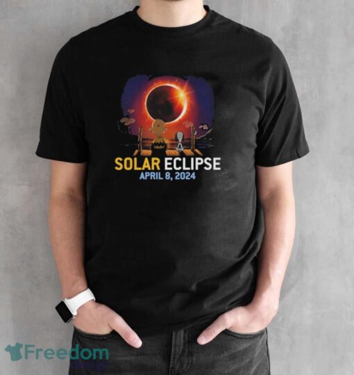 Peanuts Charlie Brown And Snoopy Watching Solar Eclipse April 8, 2024 Shirt - Black Unisex T-Shirt