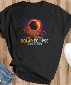 Peanuts Charlie Brown And Snoopy Watching Solar Eclipse April 8, 2024 Shirt - Black T-Shirt