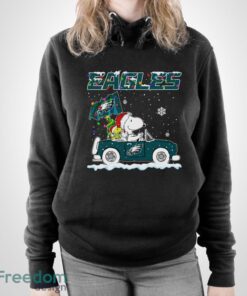 Philadelphia Eagles Snoopy And Woodstock Driving Car Shirt Sweatshirt Hoodie - Unisex Pullover Hoodie