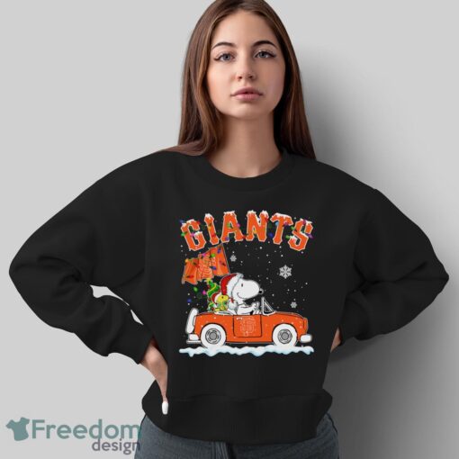 San Francisco Giants Snoopy And Woodstock Driving Car Shirt Sweatshirt Hoodie - Sweatshirt