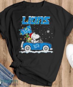 Snoopy and Woodstock driving car Detroit Lions flag Christmas shirt