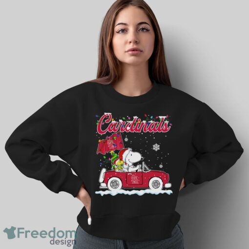 St Louis Cardinals Snoopy And Woodstock Driving Car Shirt Sweatshirt Hoodie - Sweatshirt