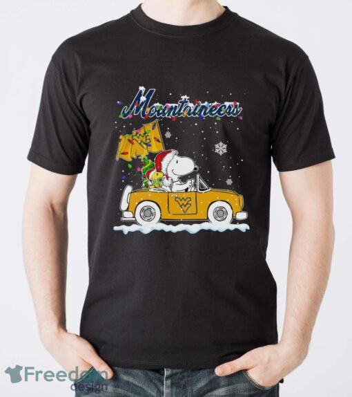 West Virginia Mountaineers Snoopy And Woodstock Driving Car Shirt Sweatshirt Hoodie - Men T-Shirt